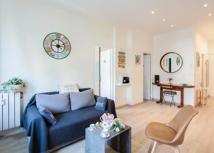 Boutique La Lavande Free Parking Center *