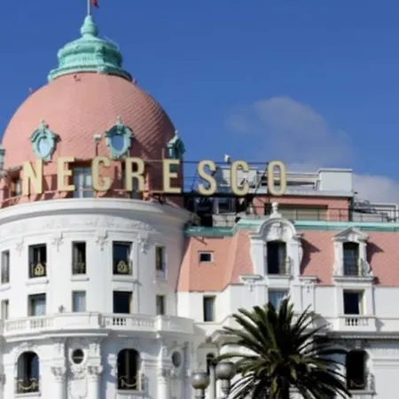 Boutique La Lavande Free Parking Center *