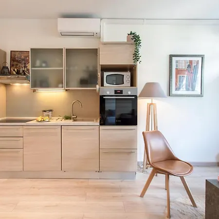 Boutique La Lavande Free Parking Center