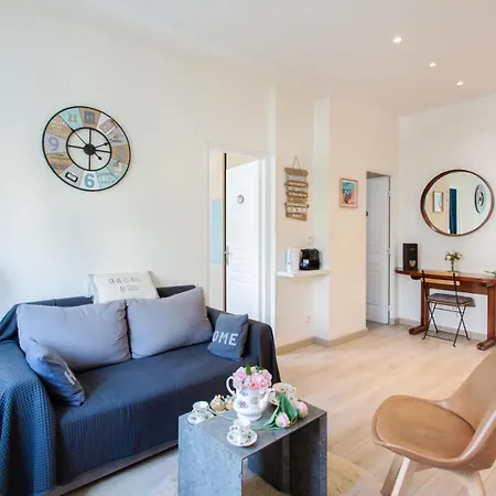 Boutique La Lavande Free Parking Center *