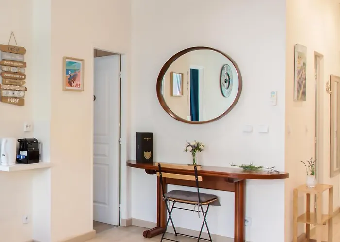 Boutique La Lavande Free Parking Center *