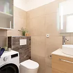 Boutique La Lavande Free Parking Center Apartmán *